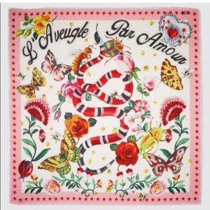 Gucci l’Aveugle Par Amour Shawl scarf